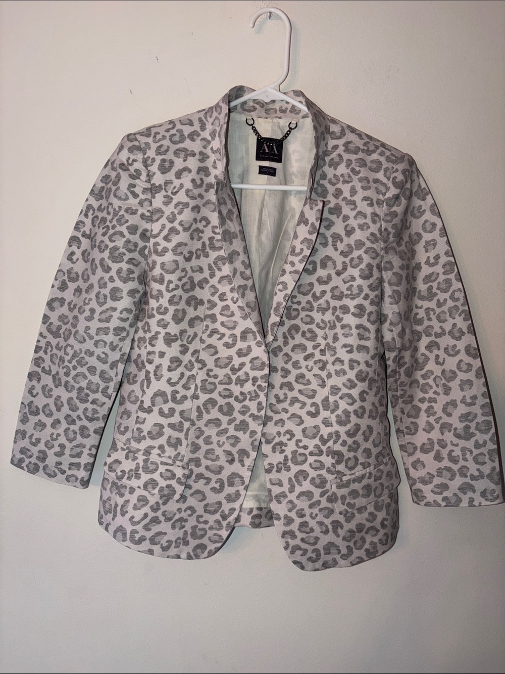 A/X Armani Exchange Vintage Light Gray Leopard Print Blazer— Like New! - Picture 3 of 8